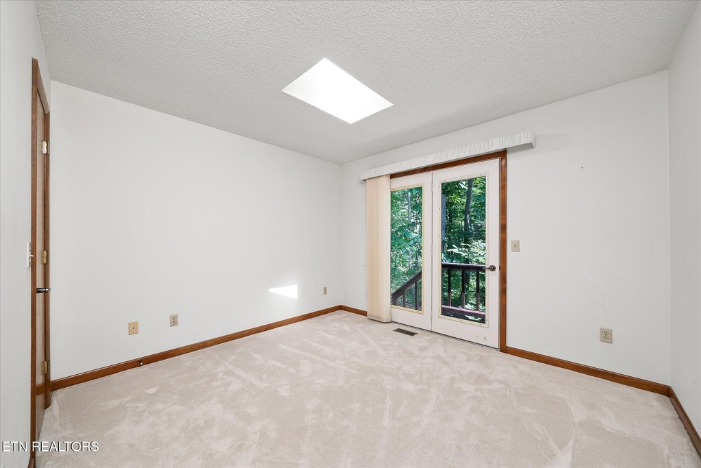 Crossville, Tennessee, 38558, United States, 2 Bedrooms Bedrooms, ,2 BathroomsBathrooms,Residential,Forsale,1907858