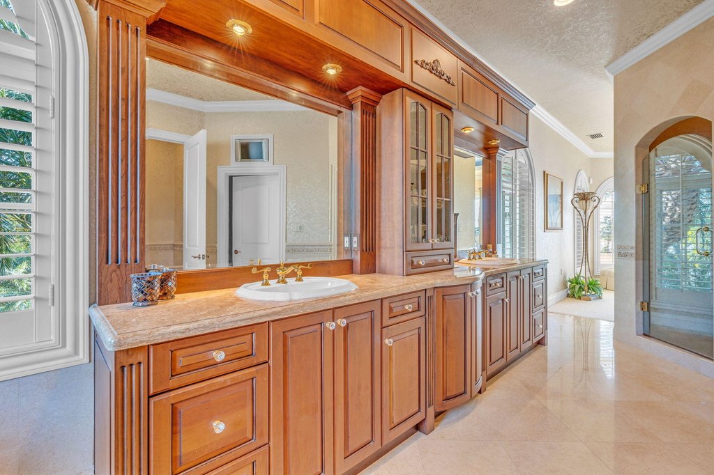 Key Colony, Florida, 33051, United States, 4 Bedrooms Bedrooms, ,5 BathroomsBathrooms,Residential,Forsale,2004354