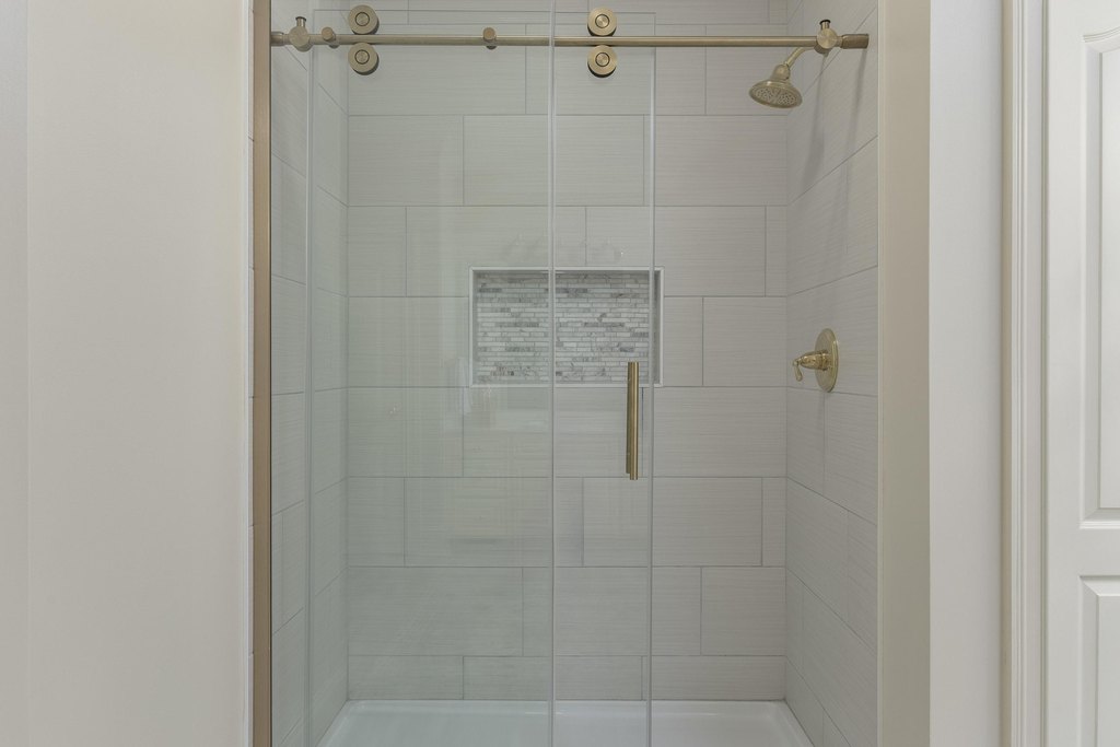 Cleveland, Tennessee, 37312, United States, 6 Bedrooms Bedrooms, ,5.5 BathroomsBathrooms,Residential,Forsale,2004701