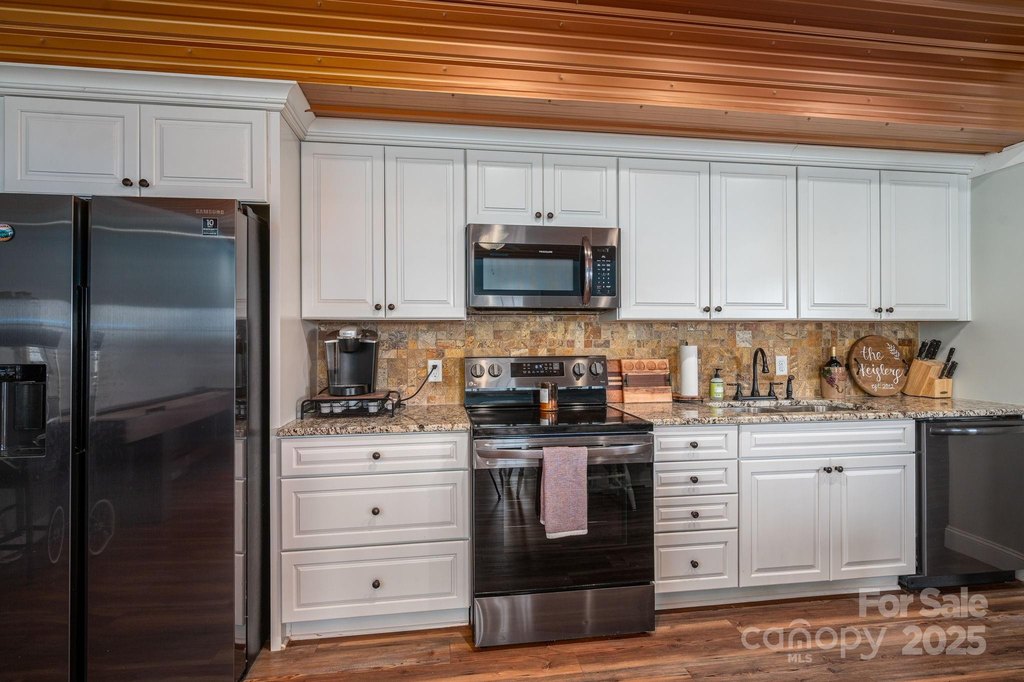 Conover, North Carolina, 28613, United States, 3 Bedrooms Bedrooms, ,4.5 BathroomsBathrooms,Residential,Forsale,2007719