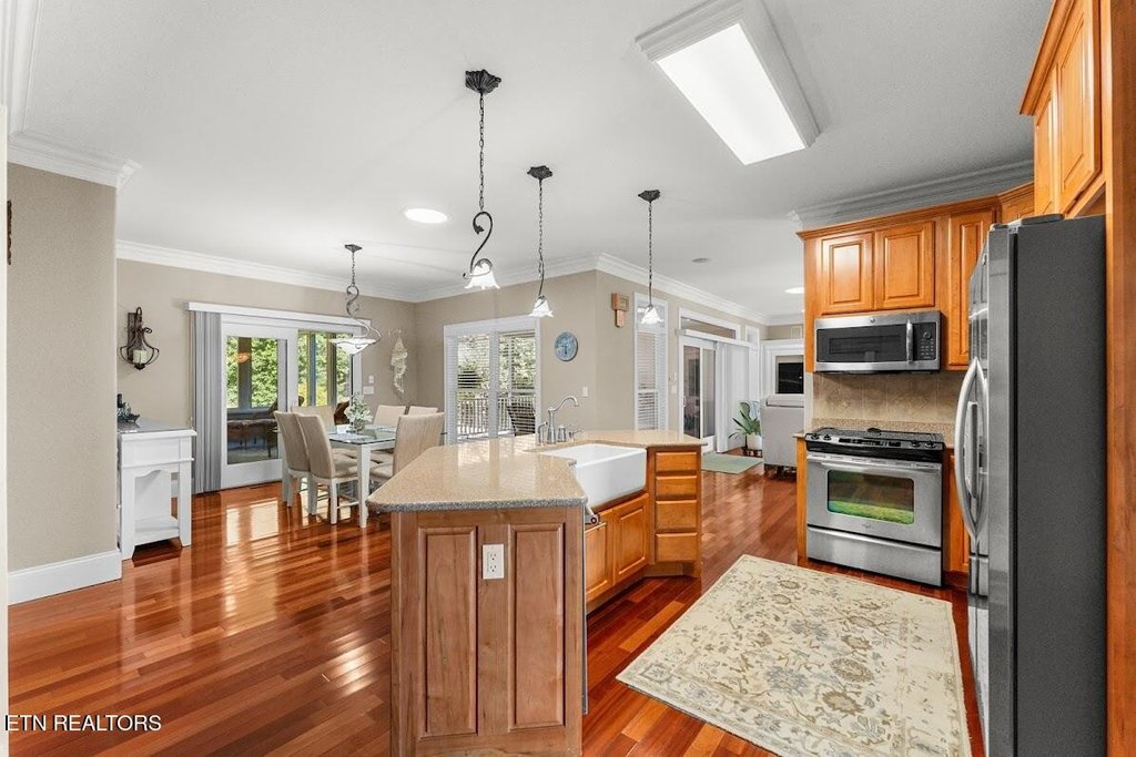 Crossville, Tennessee, 38558, United States, 3 Bedrooms Bedrooms, ,2.5 BathroomsBathrooms,Residential,Forsale,1968509