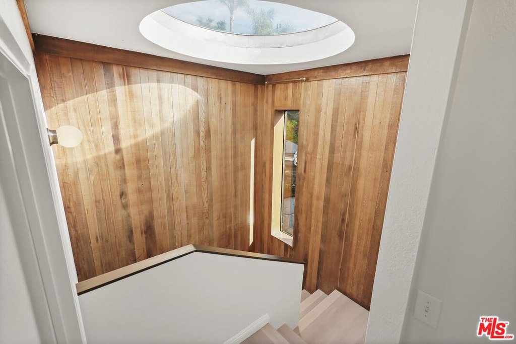 Malibu, California, 90265, United States, 3 Bedrooms Bedrooms, ,2 BathroomsBathrooms,Residential,Forsale,2009615