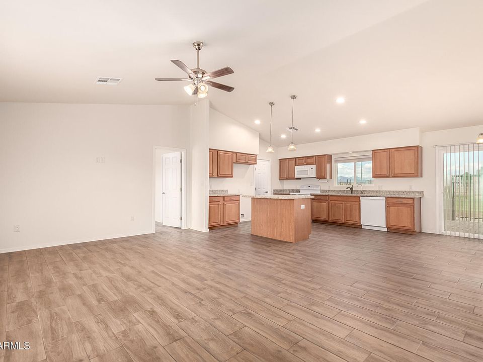 Buckeye, Arizona, 85326, United States, 3 Bedrooms Bedrooms, ,2 BathroomsBathrooms,Residential,Forsale,2000284