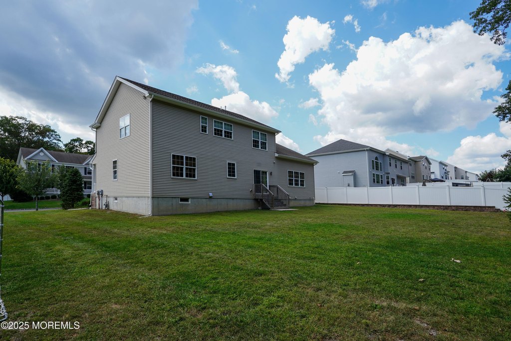 Howell, New Jersey, 07731, United States, 4 Bedrooms Bedrooms, ,3 BathroomsBathrooms,Residential,Forsale,1953811