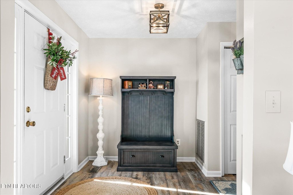 Jamestown, Tennessee, 38556, United States, 3 Bedrooms Bedrooms, ,4 BathroomsBathrooms,Residential,Forsale,1885998