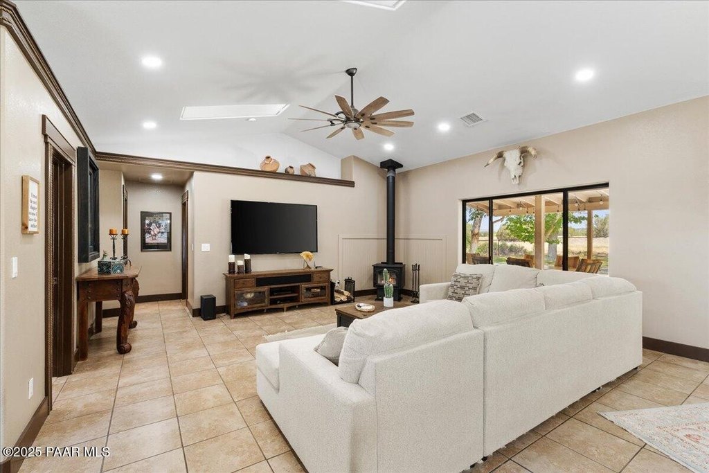 Paulden, Arizona, 86334, United States, 3 Bedrooms Bedrooms, ,2.5 BathroomsBathrooms,Residential,Forsale,1903147