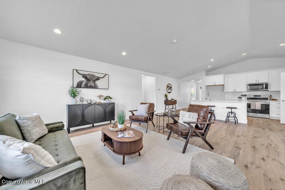 Post Falls, Idaho, 83854, United States, 3 Bedrooms Bedrooms, ,2 BathroomsBathrooms,Residential,Forsale,1984543