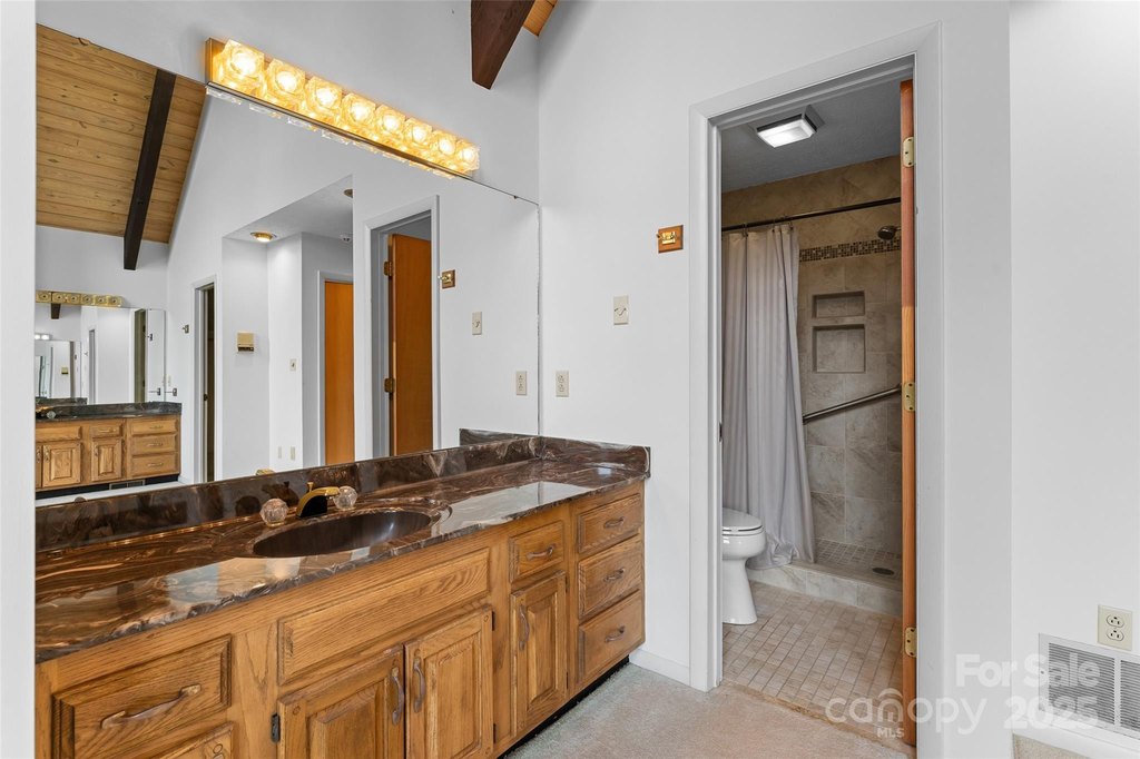 Asheville, North Carolina, 28806, United States, 4 Bedrooms Bedrooms, ,6.5 BathroomsBathrooms,Residential,Forsale,2011987