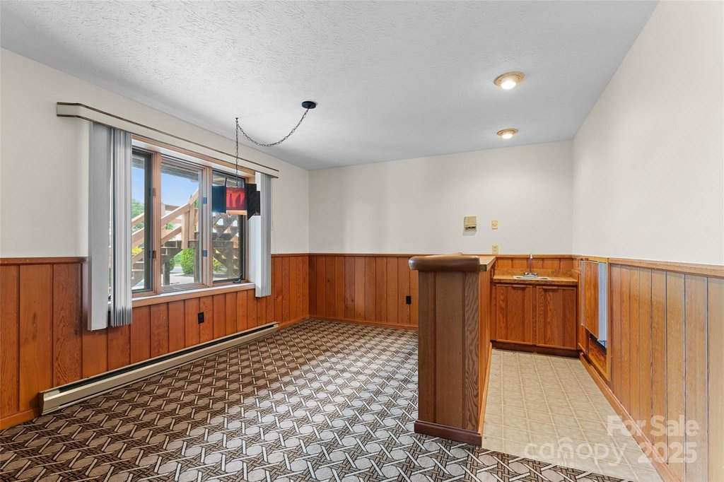 Asheville, North Carolina, 28806, United States, 4 Bedrooms Bedrooms, ,6.5 BathroomsBathrooms,Residential,Forsale,2011987