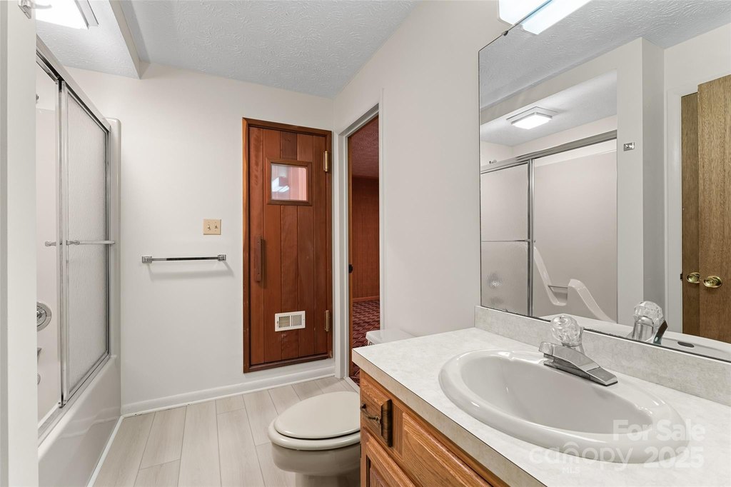 Asheville, North Carolina, 28806, United States, 4 Bedrooms Bedrooms, ,6.5 BathroomsBathrooms,Residential,Forsale,2011987