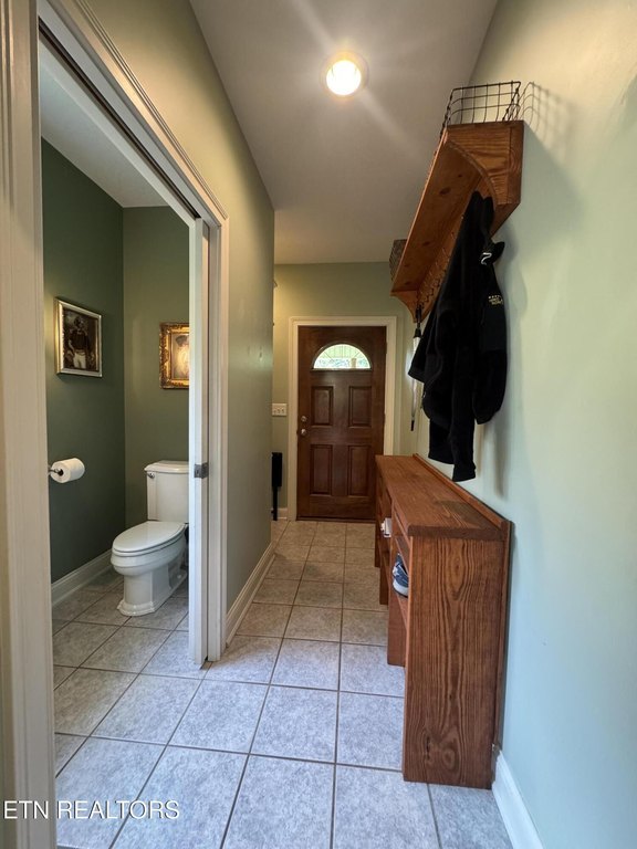 Kingston, Tennessee, 37763, United States, 4 Bedrooms Bedrooms, ,3.5 BathroomsBathrooms,Residential,Forsale,1893802