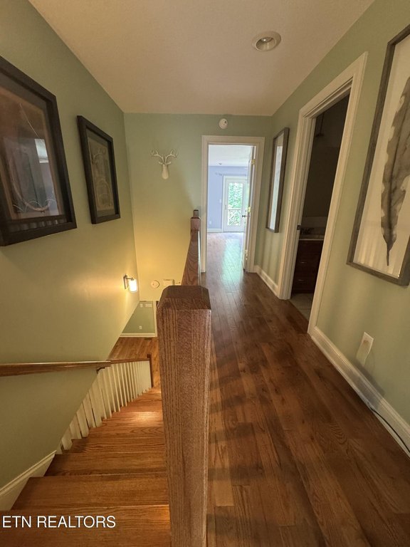 Kingston, Tennessee, 37763, United States, 4 Bedrooms Bedrooms, ,3.5 BathroomsBathrooms,Residential,Forsale,1893802