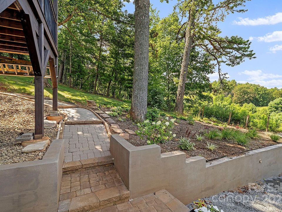 Leicester, North Carolina, 28748, United States, 3 Bedrooms Bedrooms, ,2 BathroomsBathrooms,Residential,Forsale,2004307