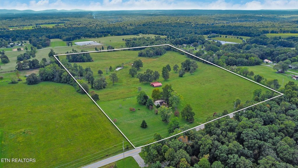 Crossville, Tennessee, 38555, United States, 3 Bedrooms Bedrooms, ,2 BathroomsBathrooms,Residential,Forsale,1952854