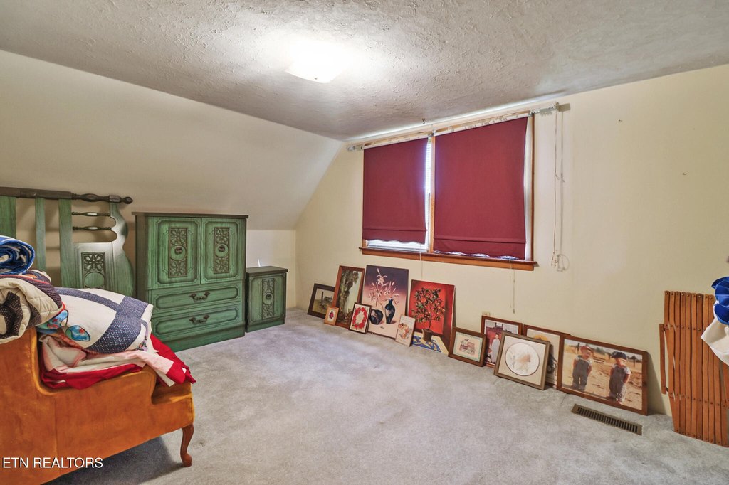 Crossville, Tennessee, 38555, United States, 3 Bedrooms Bedrooms, ,2 BathroomsBathrooms,Residential,Forsale,1952854