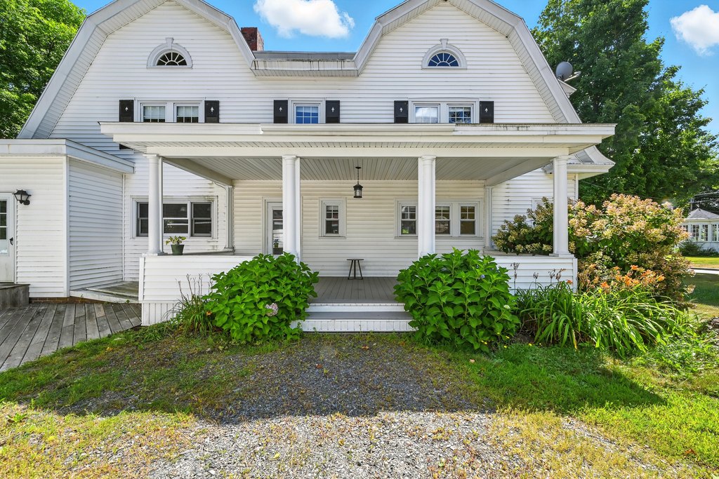 Pittsfield, Maine, 04967, United States, 4 Bedrooms Bedrooms, ,2.5 BathroomsBathrooms,Residential,Forsale,2004043