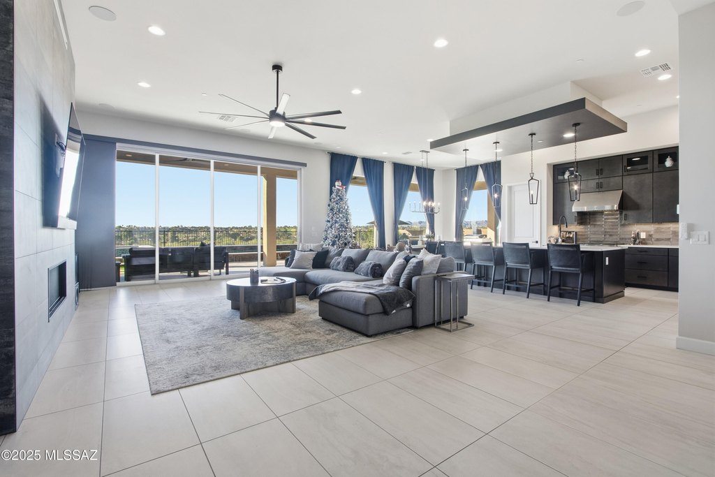 Tucson, Arizona, 85742, United States, 4 Bedrooms Bedrooms, ,4.5 BathroomsBathrooms,Residential,Forsale,2004420