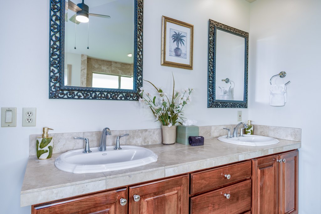 Kailua-Kona, Hawaii, 96740, United States, 4 Bedrooms Bedrooms, ,3.5 BathroomsBathrooms,Residential,Forsale,2004378