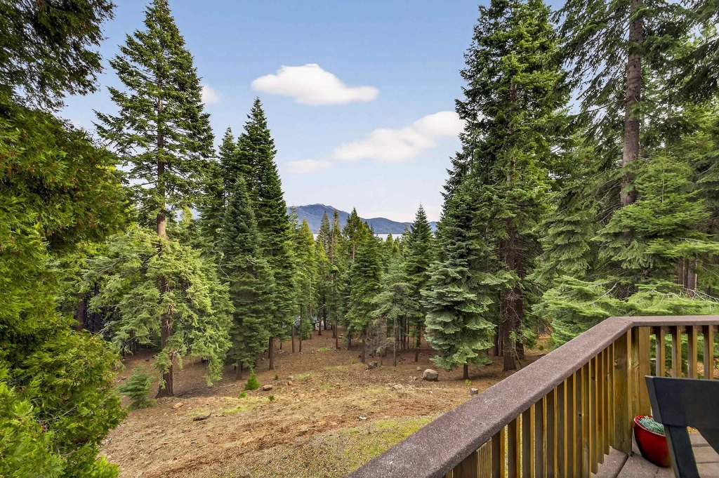 Lake Almanor, California, 96137, United States, 3 Bedrooms Bedrooms, ,2.5 BathroomsBathrooms,Residential,Forsale,2012842