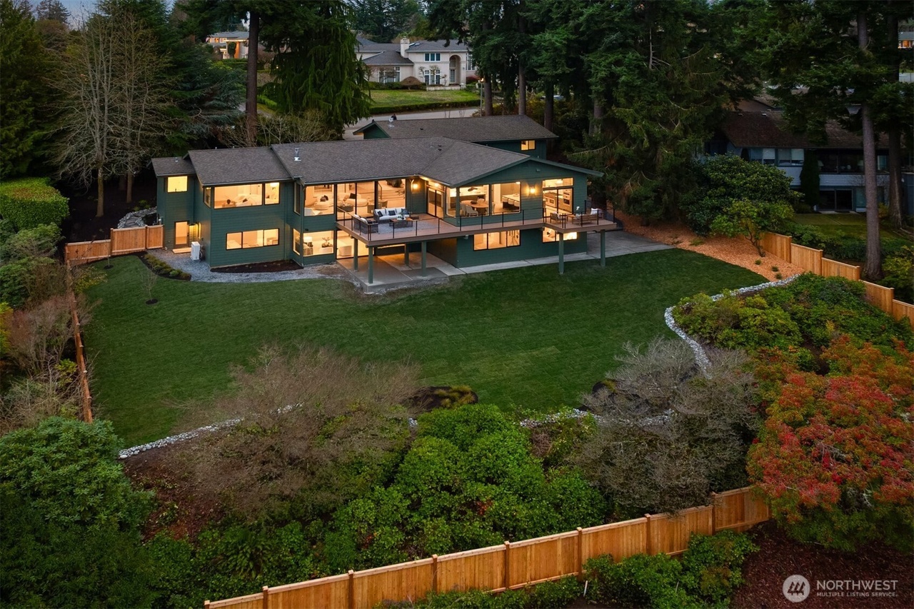 Clyde Hill, Washington, 98004, United States, 5 Bedrooms Bedrooms, ,4 BathroomsBathrooms,Residential,Forsale,2004453