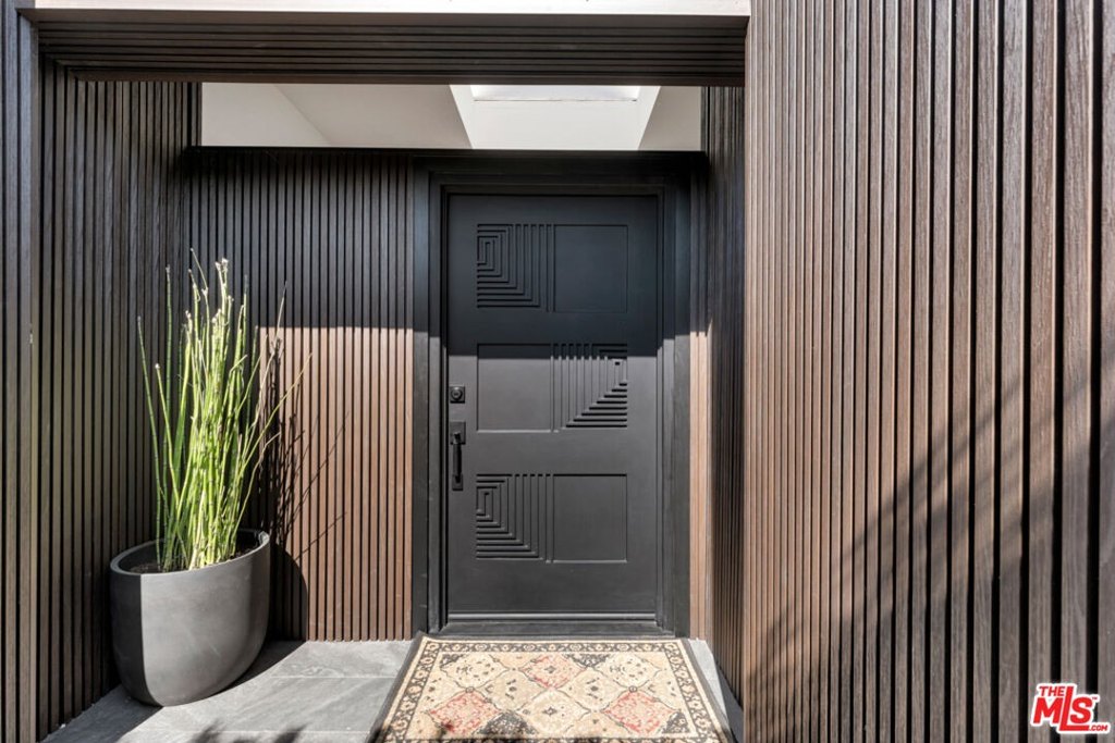 Los Angeles, California, 90049, United States, 5 Bedrooms Bedrooms, ,4 BathroomsBathrooms,Residential,Forsale,1985953