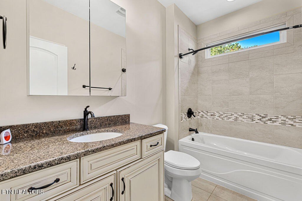 Loudon, Tennessee, 37774, United States, 3 Bedrooms Bedrooms, ,3.5 BathroomsBathrooms,Residential,Forsale,1960210