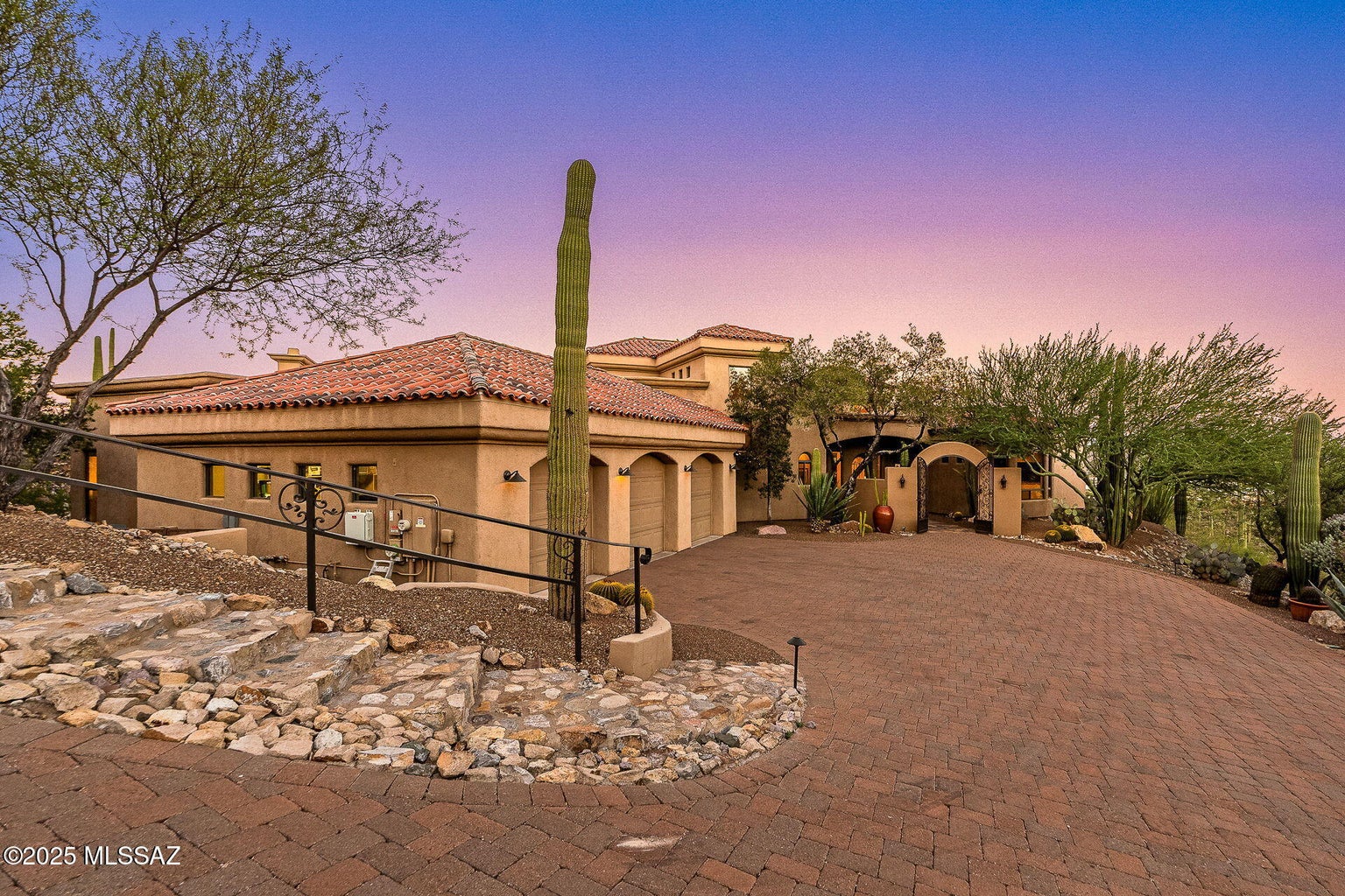 Tucson, Arizona, 85745, United States, 5 Bedrooms Bedrooms, ,5 BathroomsBathrooms,Residential,Forsale,2004432