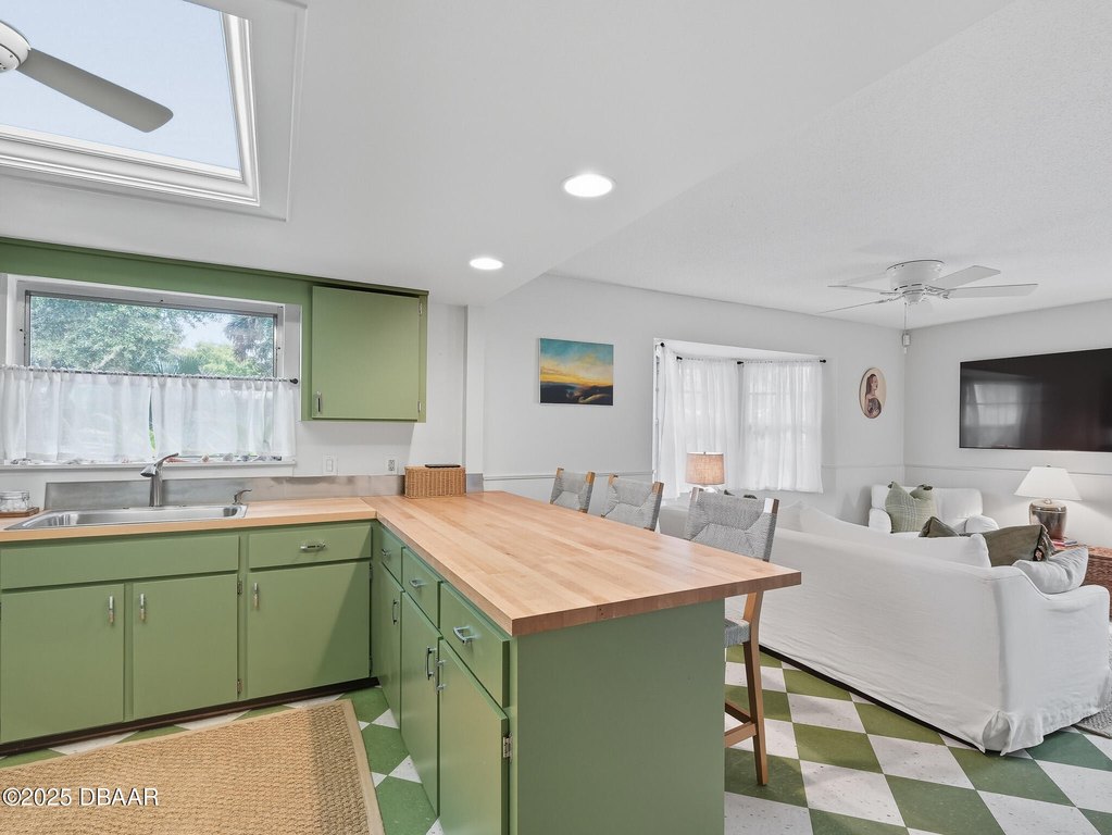 New Smyrna Beach, Florida, 32168, United States, 4 Bedrooms Bedrooms, ,3.5 BathroomsBathrooms,Residential,Forsale,1964579