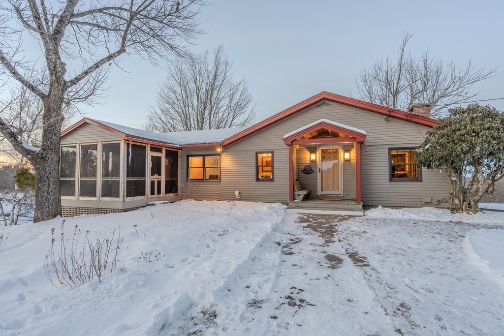 Nottingham, New Hampshire, 03290, United States, 4 Bedrooms Bedrooms, ,2.5 BathroomsBathrooms,Residential,Forsale,2004712