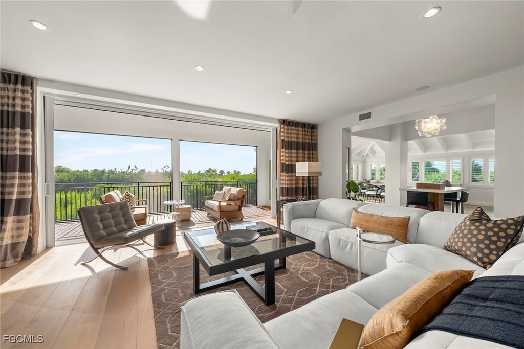 Sanibel, Florida, 33957, United States, 5 Bedrooms Bedrooms, ,4.5 BathroomsBathrooms,Residential,Forsale,2004795