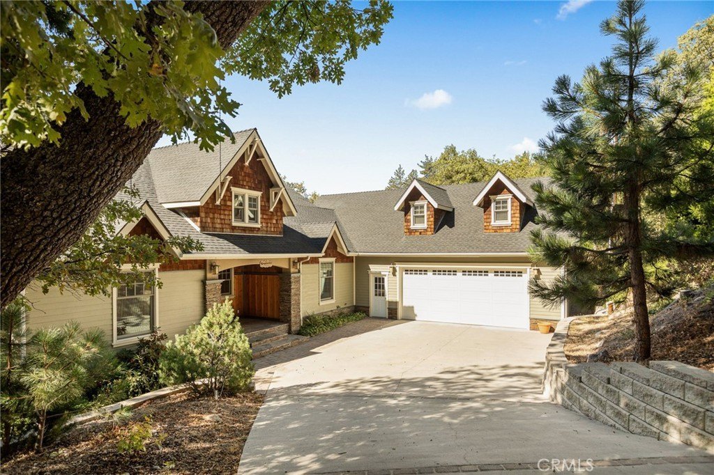 Running Springs, California, 92382, United States, 2 Bedrooms Bedrooms, ,3 BathroomsBathrooms,Residential,Forsale,1971043