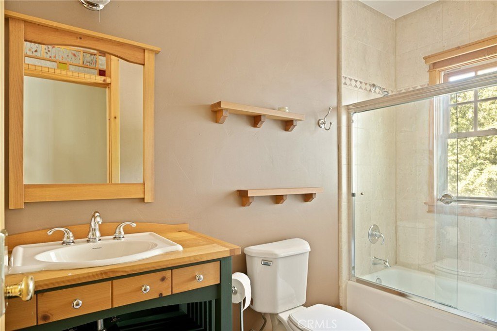 Running Springs, California, 92382, United States, 2 Bedrooms Bedrooms, ,3 BathroomsBathrooms,Residential,Forsale,2013206