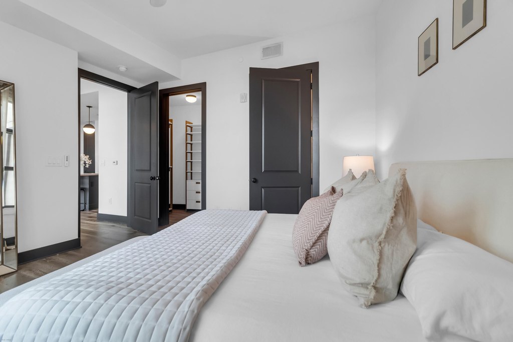 Charleston, South Carolina, 29401, United States, 2 Bedrooms Bedrooms, ,2 BathroomsBathrooms,Residential,Forsale,2007728