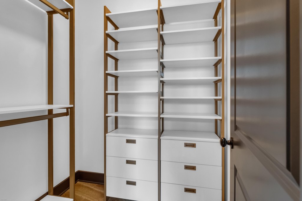 Charleston, South Carolina, 29401, United States, 2 Bedrooms Bedrooms, ,2 BathroomsBathrooms,Residential,Forsale,2007728