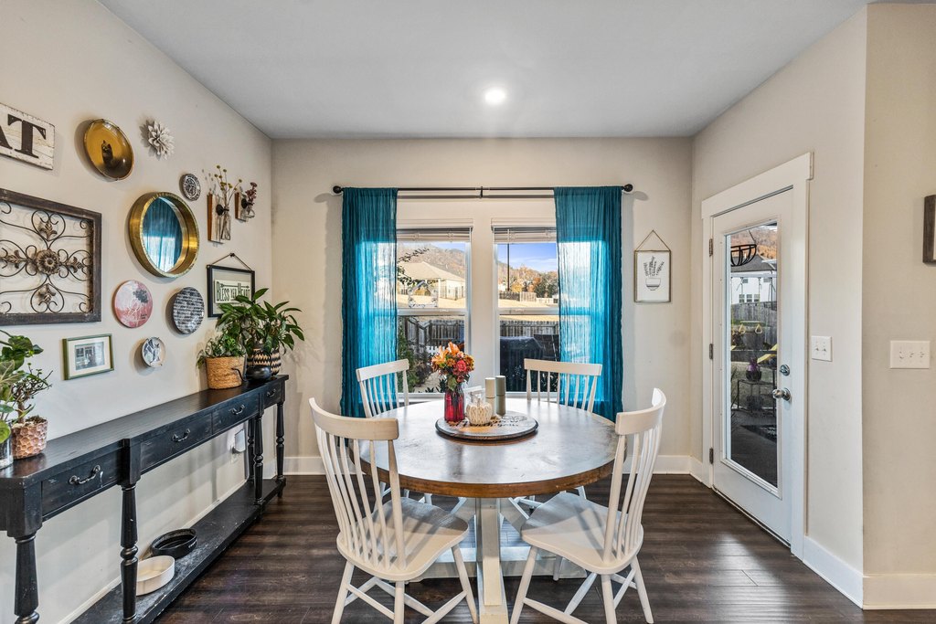 Ooltewah, Tennessee, 37363, United States, 4 Bedrooms Bedrooms, ,3 BathroomsBathrooms,Residential,Forsale,2009573