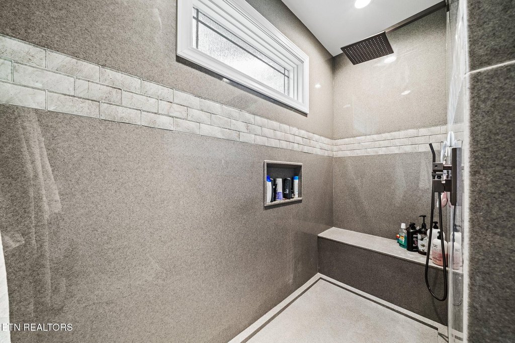 Crossville, Tennessee, 38558, United States, 3 Bedrooms Bedrooms, ,2.5 BathroomsBathrooms,Residential,Forsale,1907856