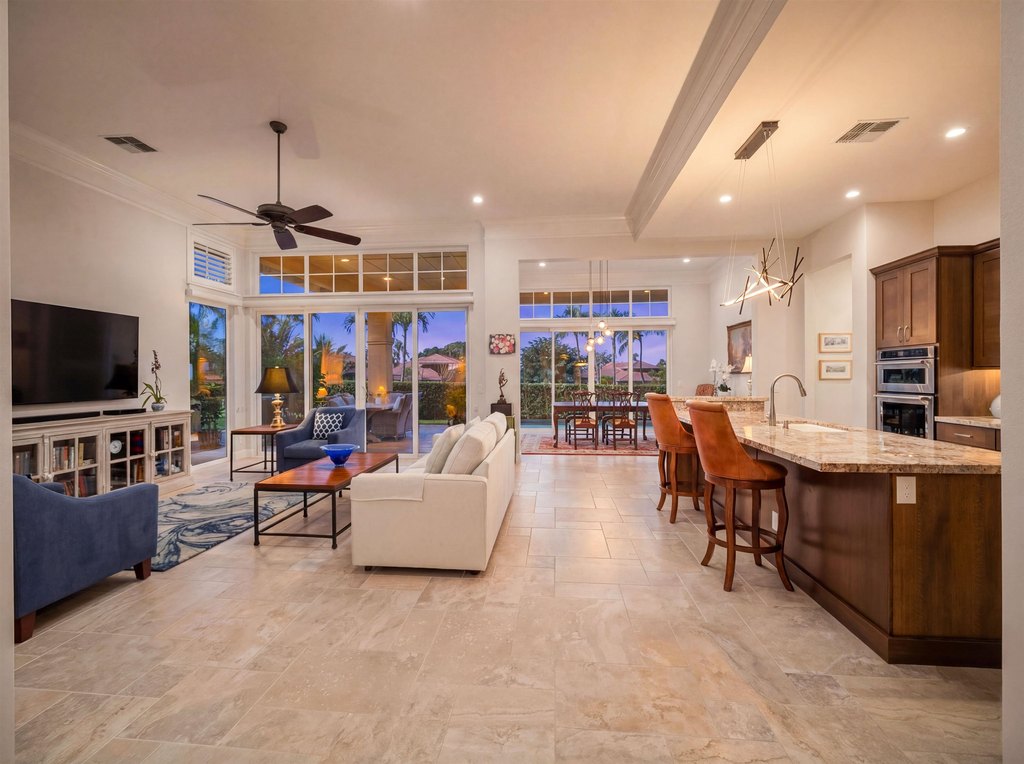 Kihei, Hawaii, 96753, United States, 2 Bedrooms Bedrooms, ,2 BathroomsBathrooms,Residential,Forsale,2009556