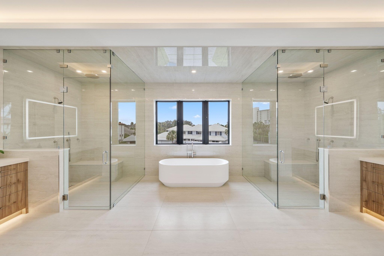 Delray Beach, Florida, 33483, United States, 5 Bedrooms Bedrooms, ,5.5 BathroomsBathrooms,Residential,Forsale,1886524