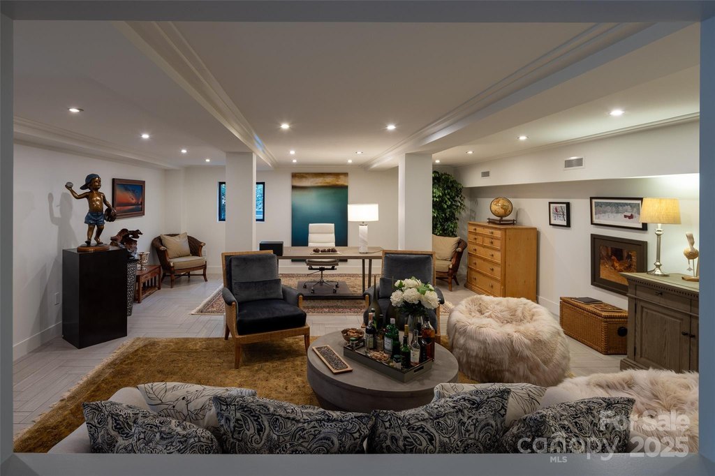 Asheville, North Carolina, 28804, United States, 3 Bedrooms Bedrooms, ,3.5 BathroomsBathrooms,Residential,Forsale,2011989