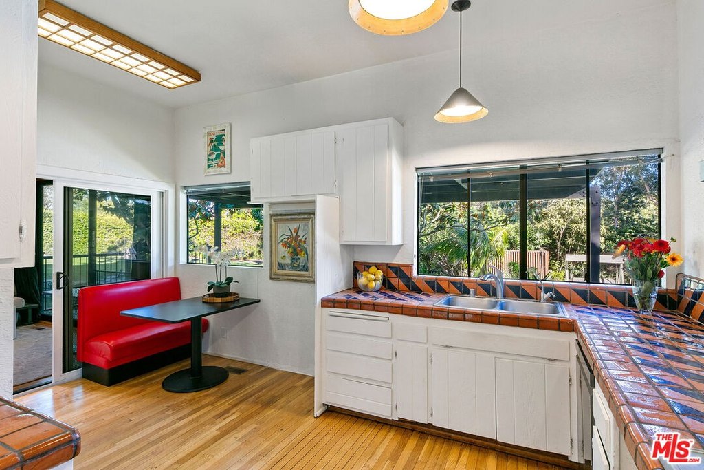 Malibu, California, 90265, United States, 3 Bedrooms Bedrooms, ,3 BathroomsBathrooms,Residential,Forsale,2001431