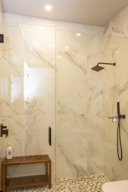 ISLAMORADA, Florida, 33036, United States, 5 Bedrooms Bedrooms, ,5.5 BathroomsBathrooms,Residential,Forsale,2011125