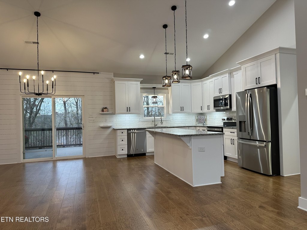 Loudon, Tennessee, 37774, United States, 3 Bedrooms Bedrooms, ,2 BathroomsBathrooms,Residential,Forsale,1999439