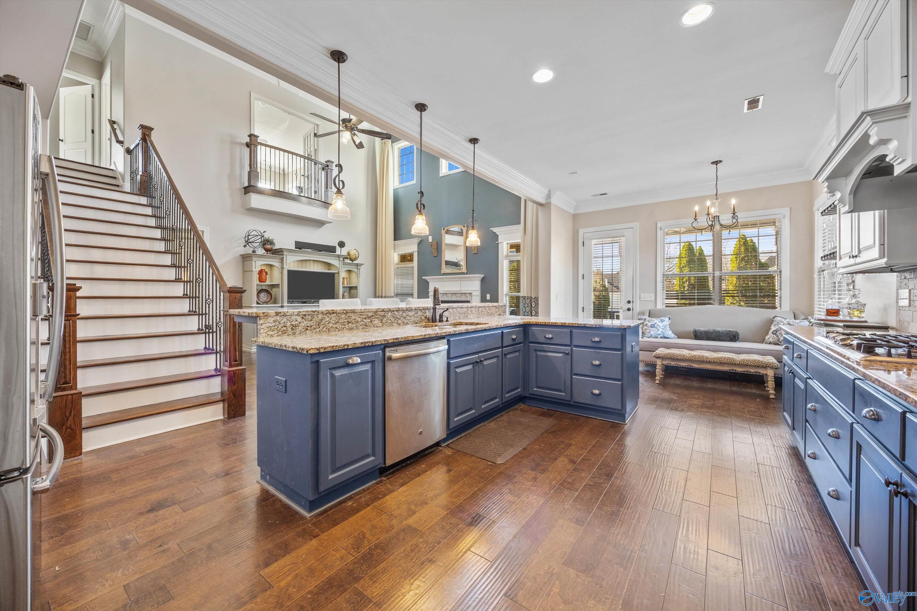 Owens Cross Roads, Alabama, 35763, United States, 5 Bedrooms Bedrooms, ,3.5 BathroomsBathrooms,Residential,Forsale,2007708