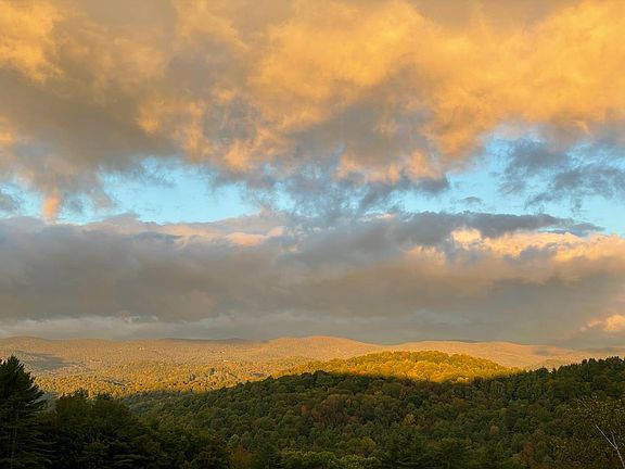 Pomfret, Vermont, 05067, United States, 4 Bedrooms Bedrooms, ,2.5 BathroomsBathrooms,Residential,Forsale,2004853
