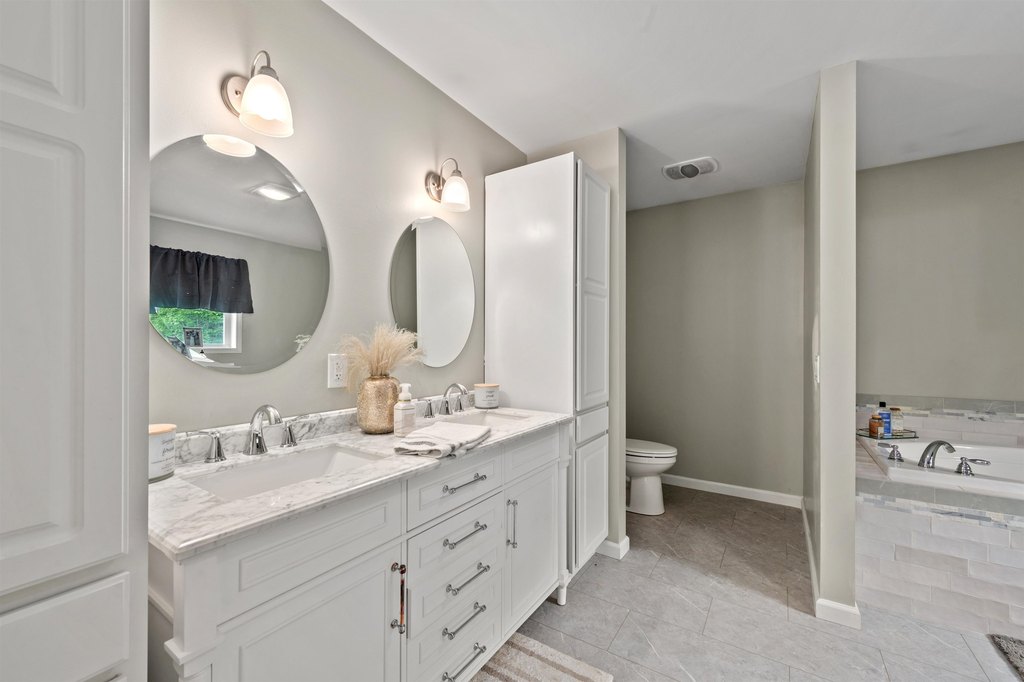 Gilford, New Hampshire, 03249, United States, 4 Bedrooms Bedrooms, ,2.5 BathroomsBathrooms,Residential,Forsale,2004032