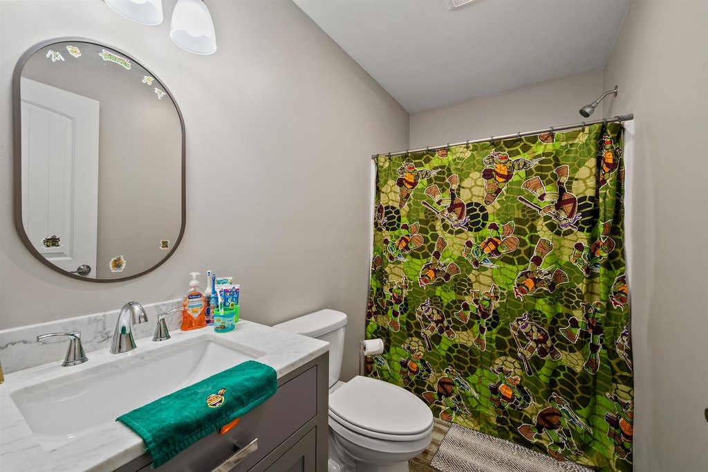 Gilford, New Hampshire, 03249, United States, 4 Bedrooms Bedrooms, ,2.5 BathroomsBathrooms,Residential,Forsale,2004032