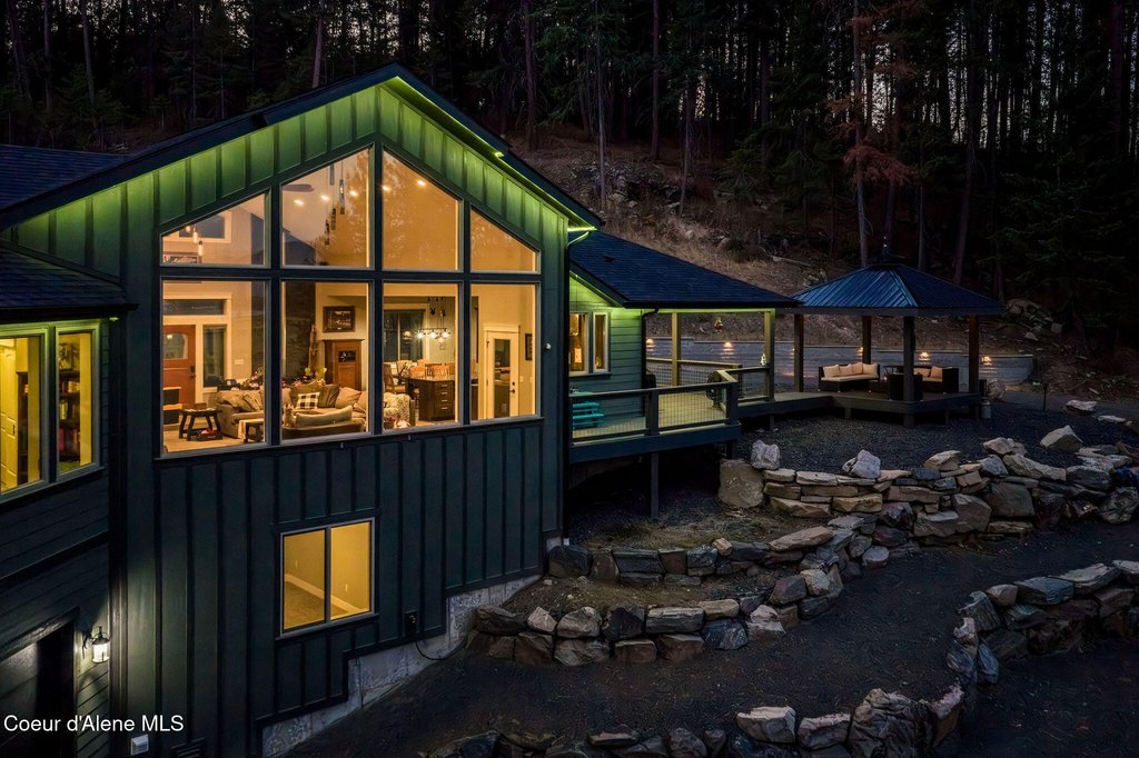 Coeur d'Alene, Idaho, 83814, United States, 4 Bedrooms Bedrooms, ,3 BathroomsBathrooms,Residential,Forsale,1984580