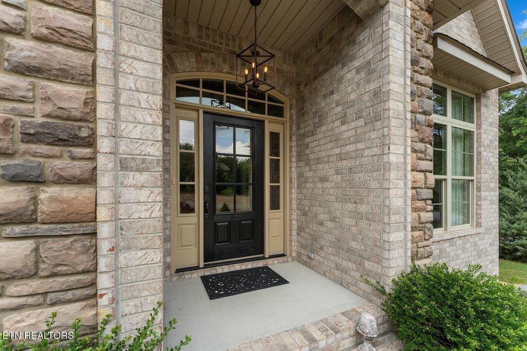 Crossville, Tennessee, 38558, United States, 3 Bedrooms Bedrooms, ,2.5 BathroomsBathrooms,Residential,Forsale,1952851