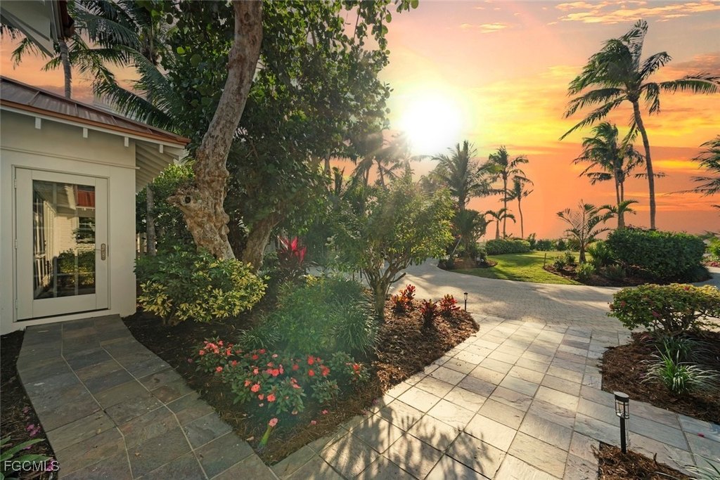 Captiva, Florida, 33924, United States, 3 Bedrooms Bedrooms, ,3 BathroomsBathrooms,Residential,Forsale,2011969