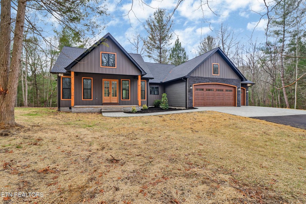 Jamestown, Tennessee, 38556, United States, 3 Bedrooms Bedrooms, ,2 BathroomsBathrooms,Residential,Forsale,2010945